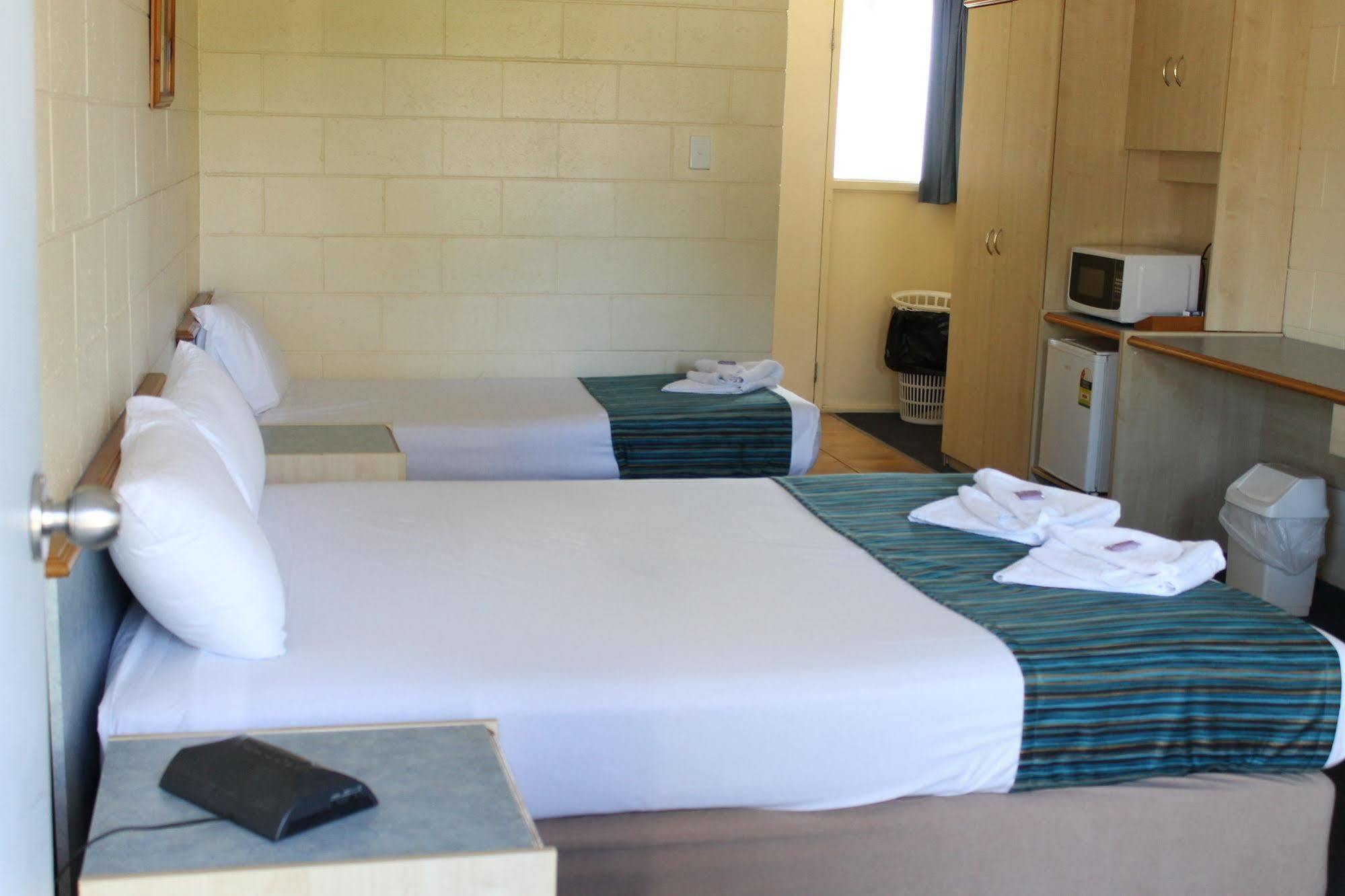 Rocky Glen Hotel Motel Gladstone Bagian luar foto