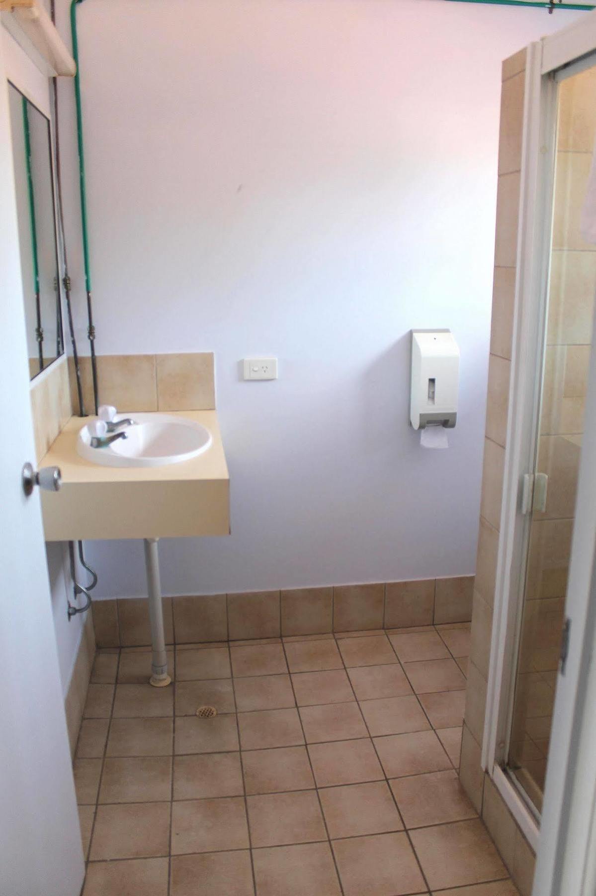 Rocky Glen Hotel Motel Gladstone Bagian luar foto