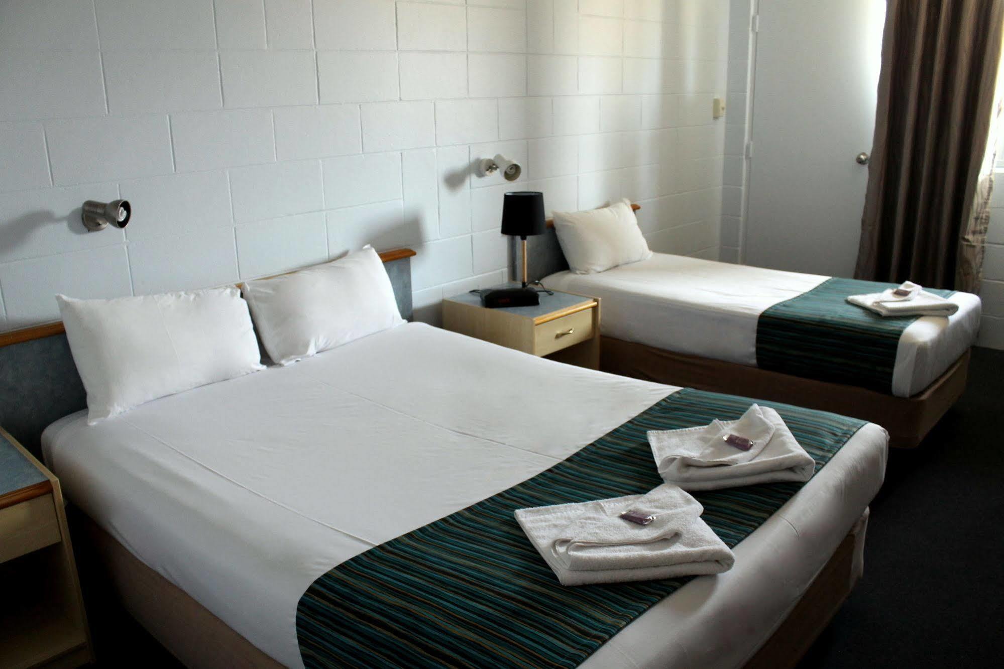 Rocky Glen Hotel Motel Gladstone Bagian luar foto