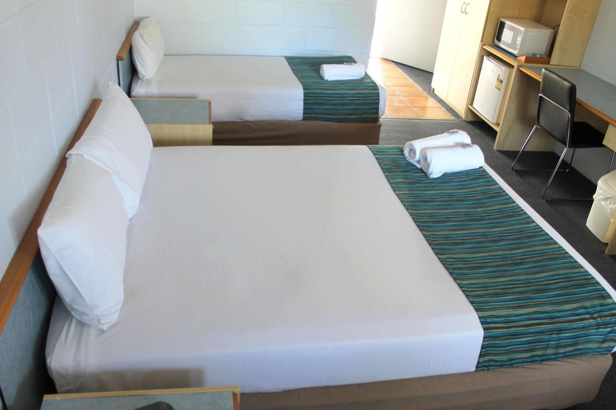 Rocky Glen Hotel Motel Gladstone Bagian luar foto