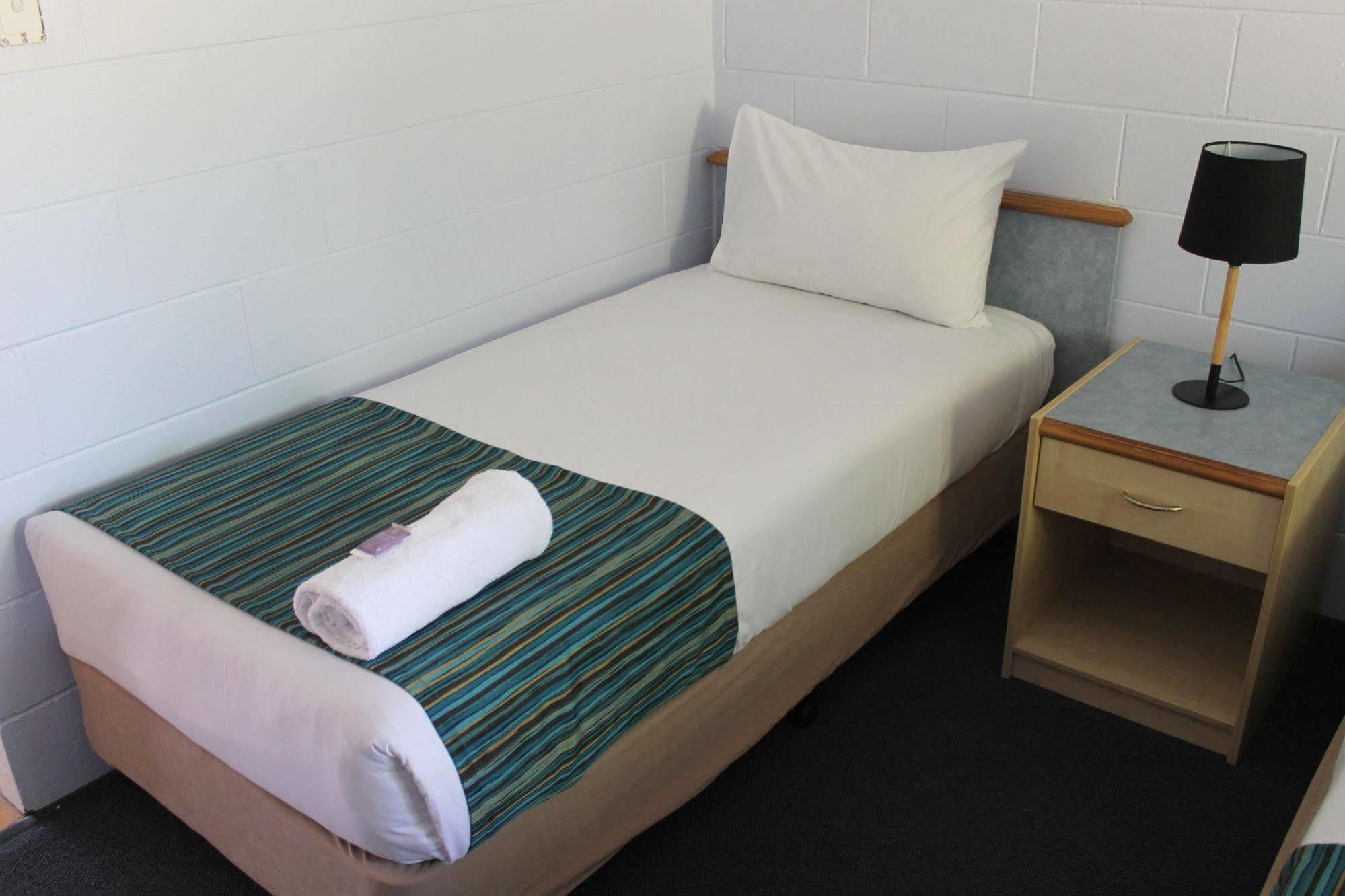 Rocky Glen Hotel Motel Gladstone Bagian luar foto
