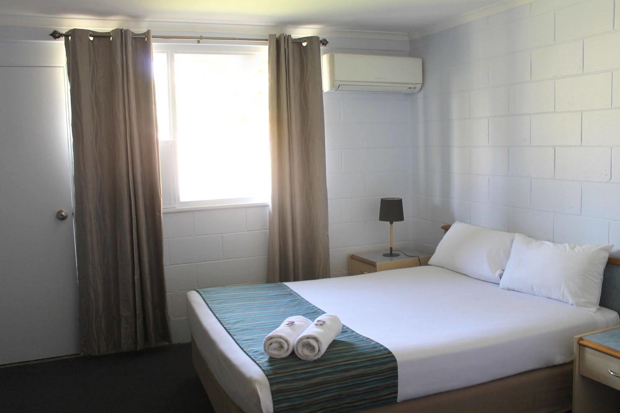 Rocky Glen Hotel Motel Gladstone Bagian luar foto