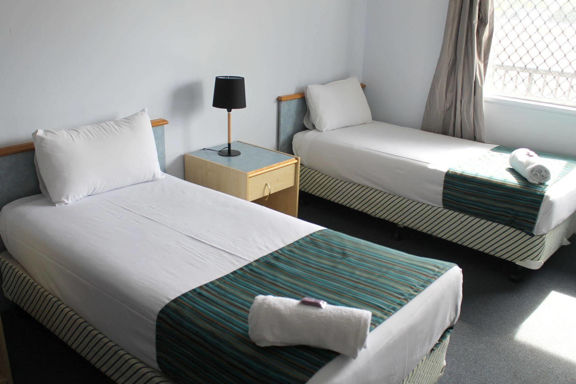 Rocky Glen Hotel Motel Gladstone Bagian luar foto